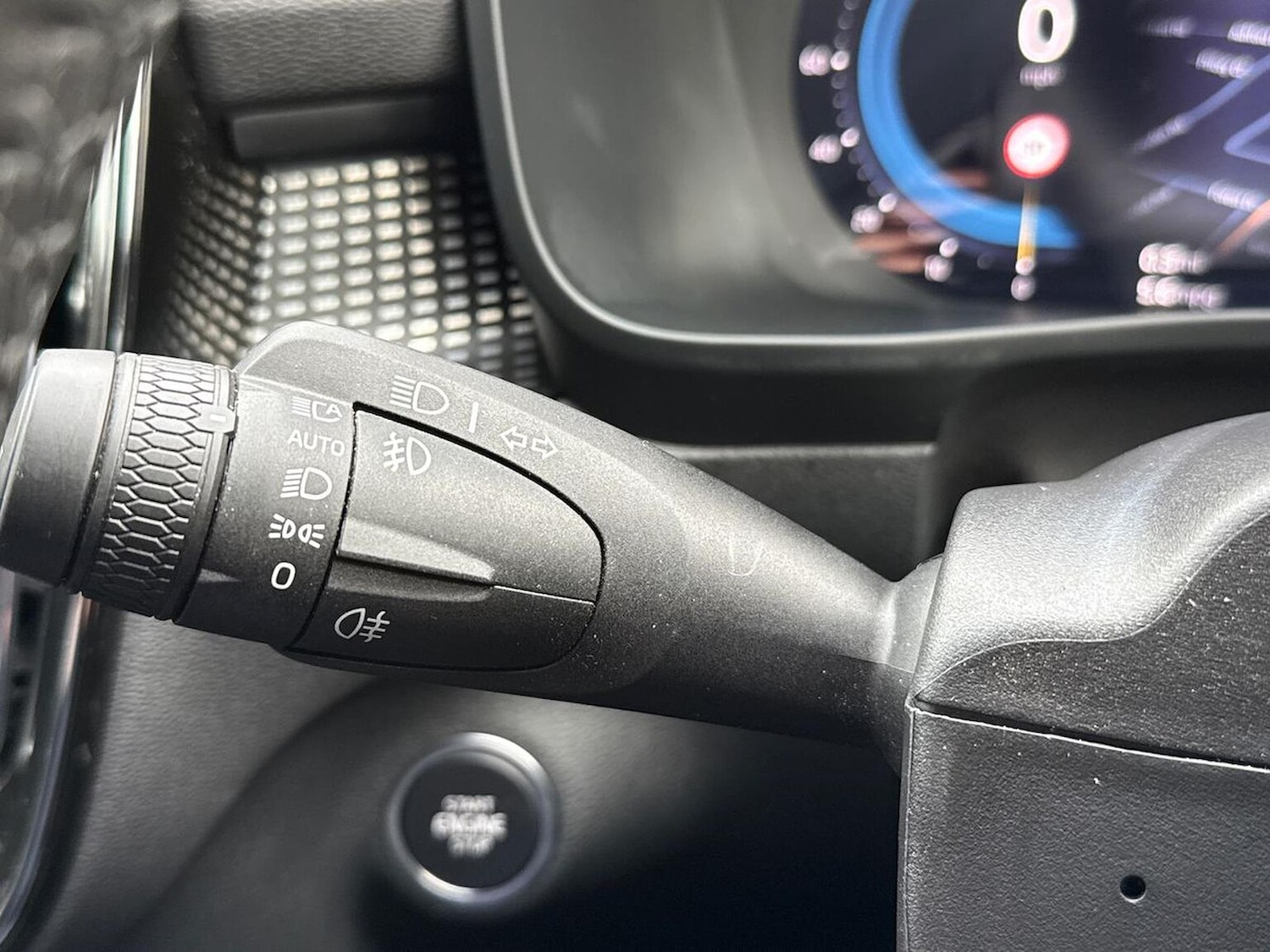 Used Volvo XC40 2024 for sale - 76149448: Photo 29
