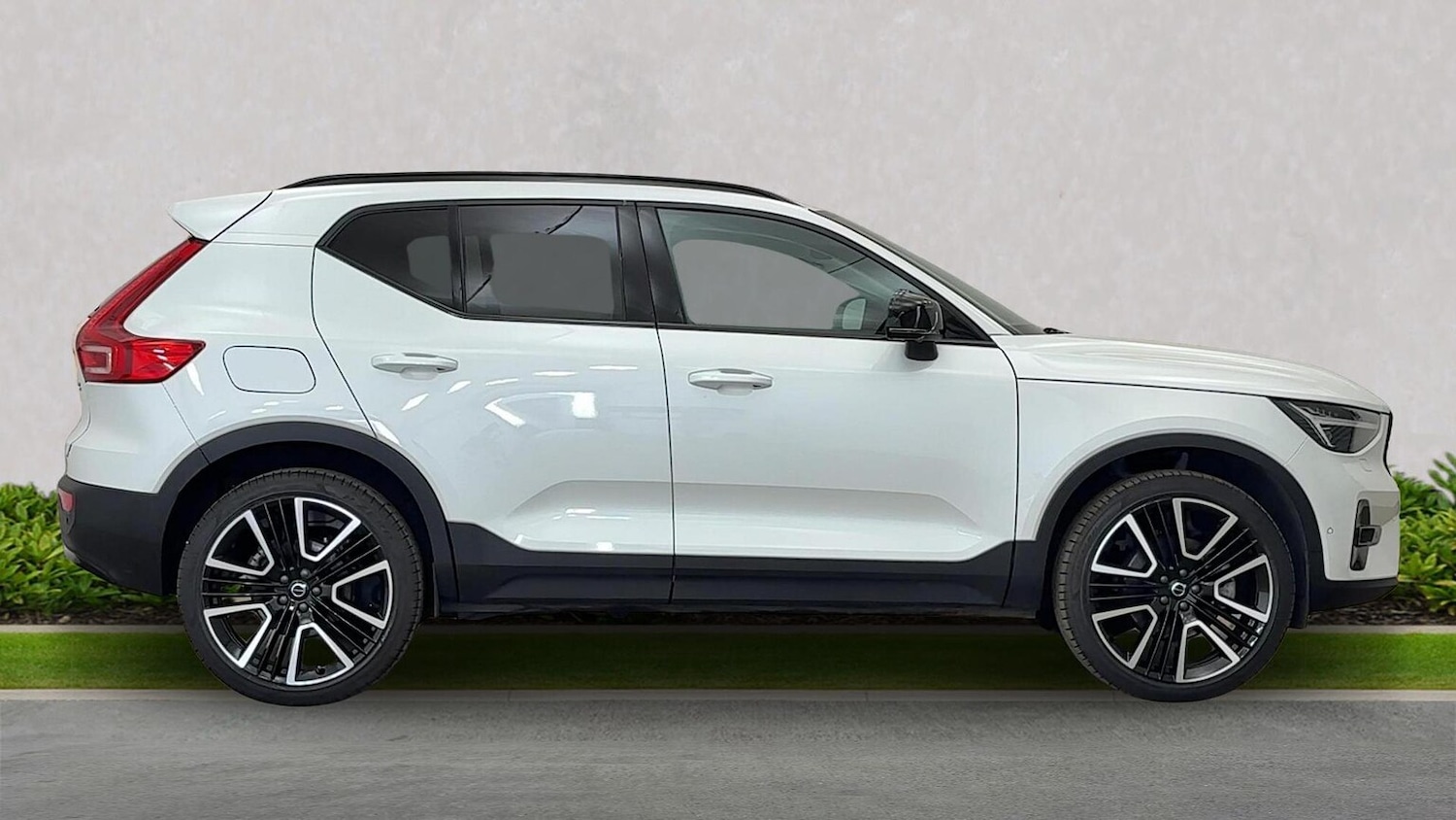 Used Volvo XC40 2024 for sale - 77487399: Photo 3