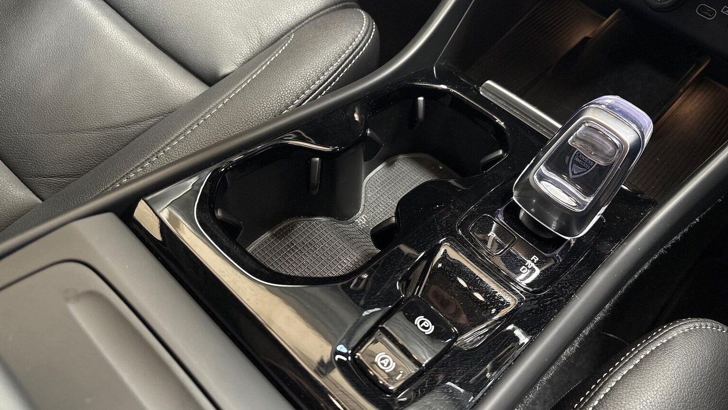 Used Volvo XC40 2024 for sale - 77487399: Photo 32