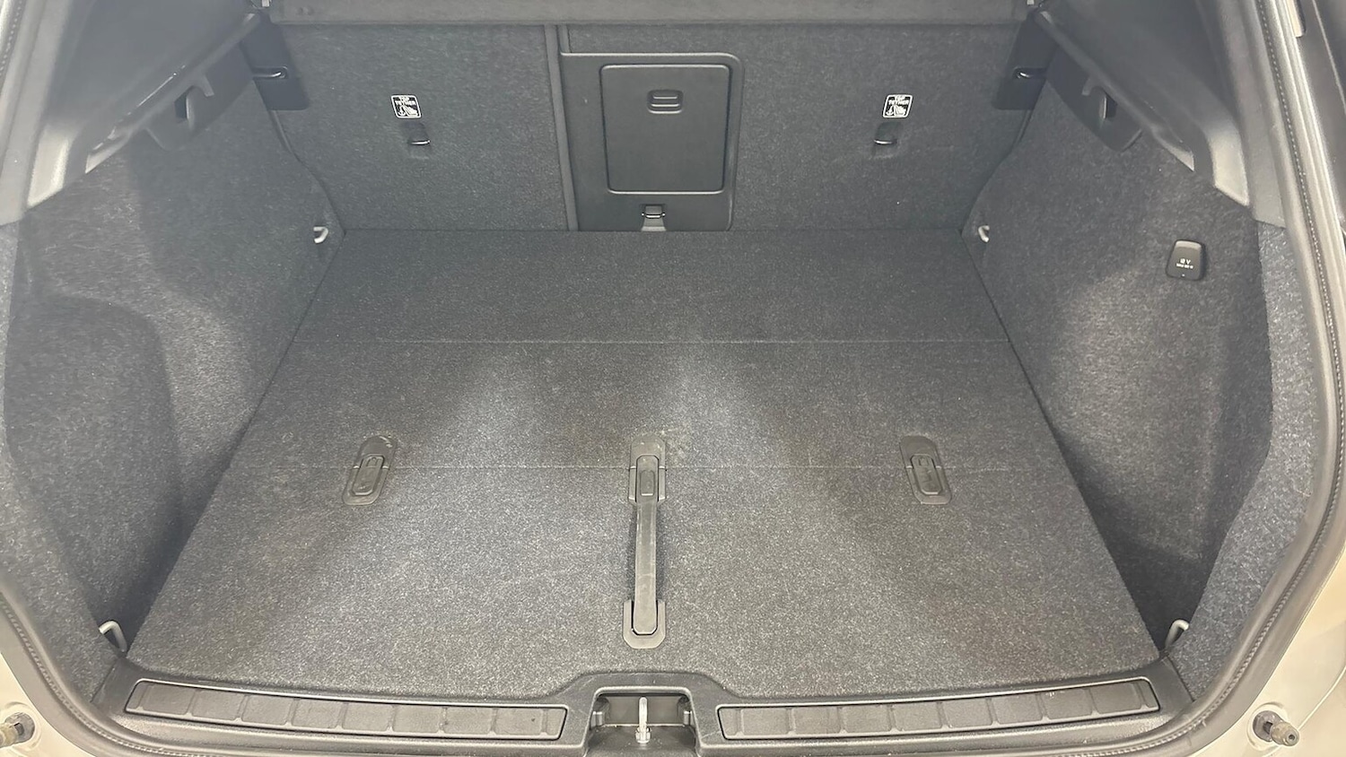 Used Volvo XC40 2025 for sale - 76093615: Photo 13