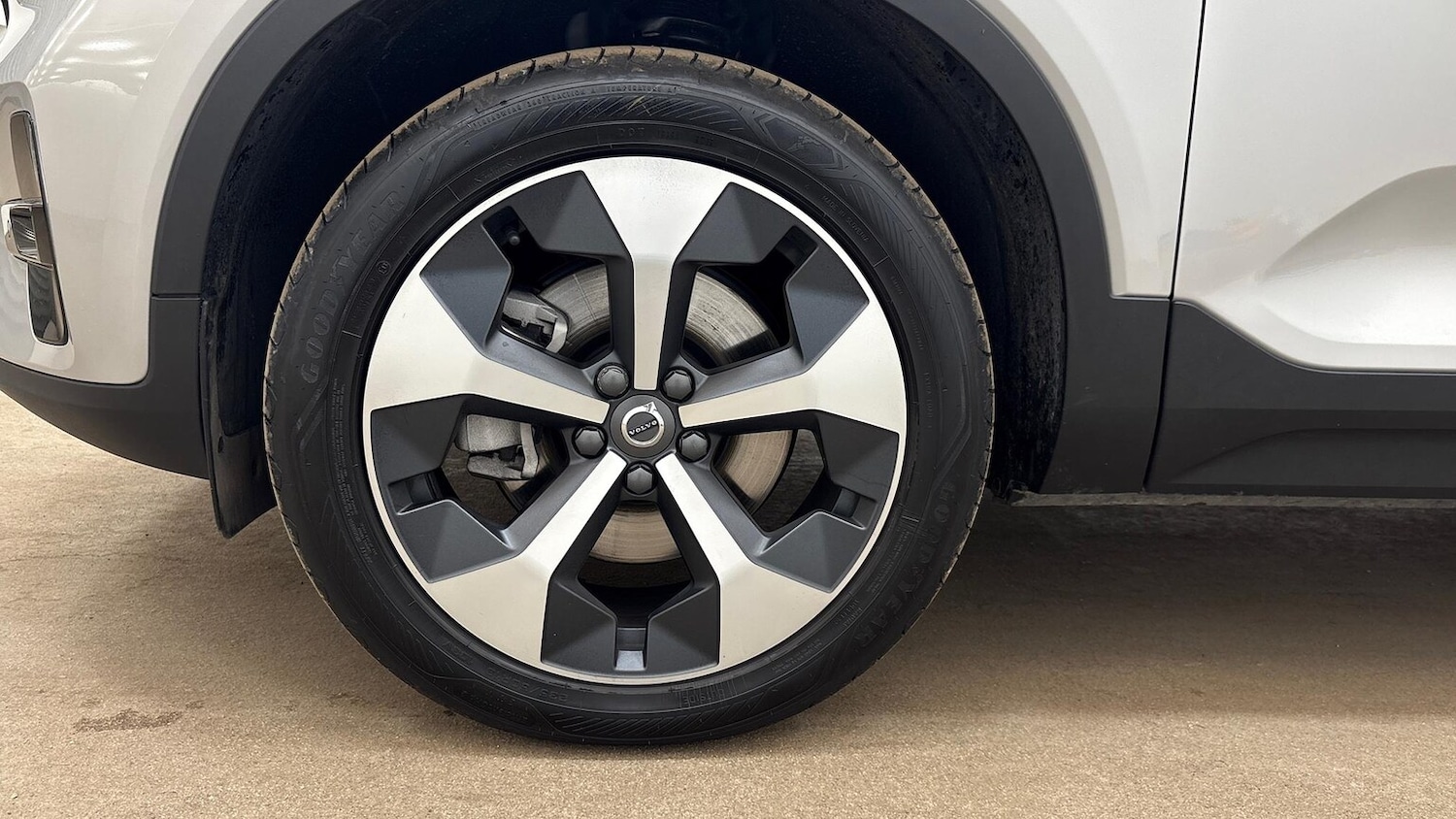 Used Volvo XC40 2025 for sale - 76093615: Photo 15