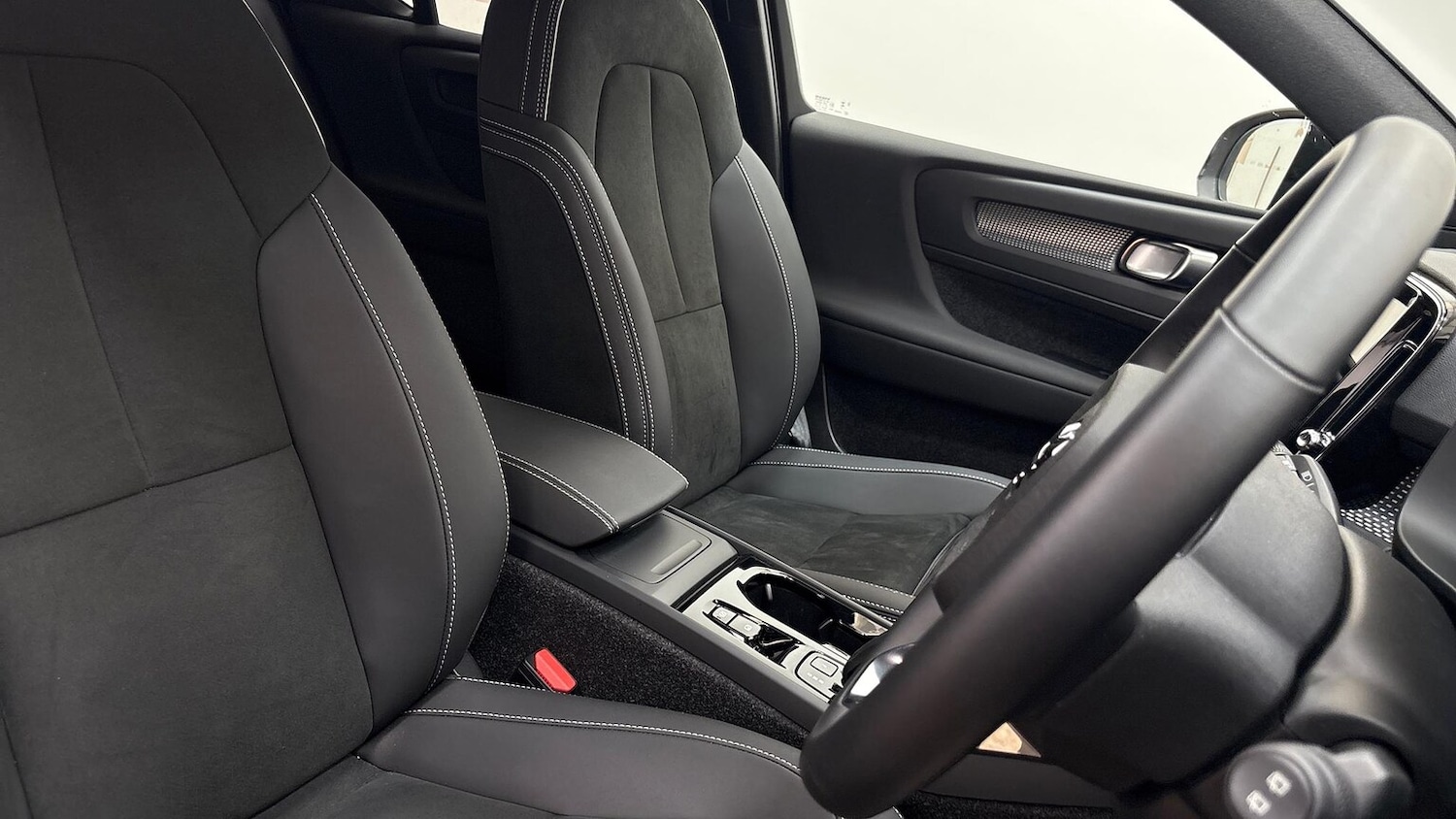 Used Volvo XC40 2025 for sale - 76093615: Photo 27