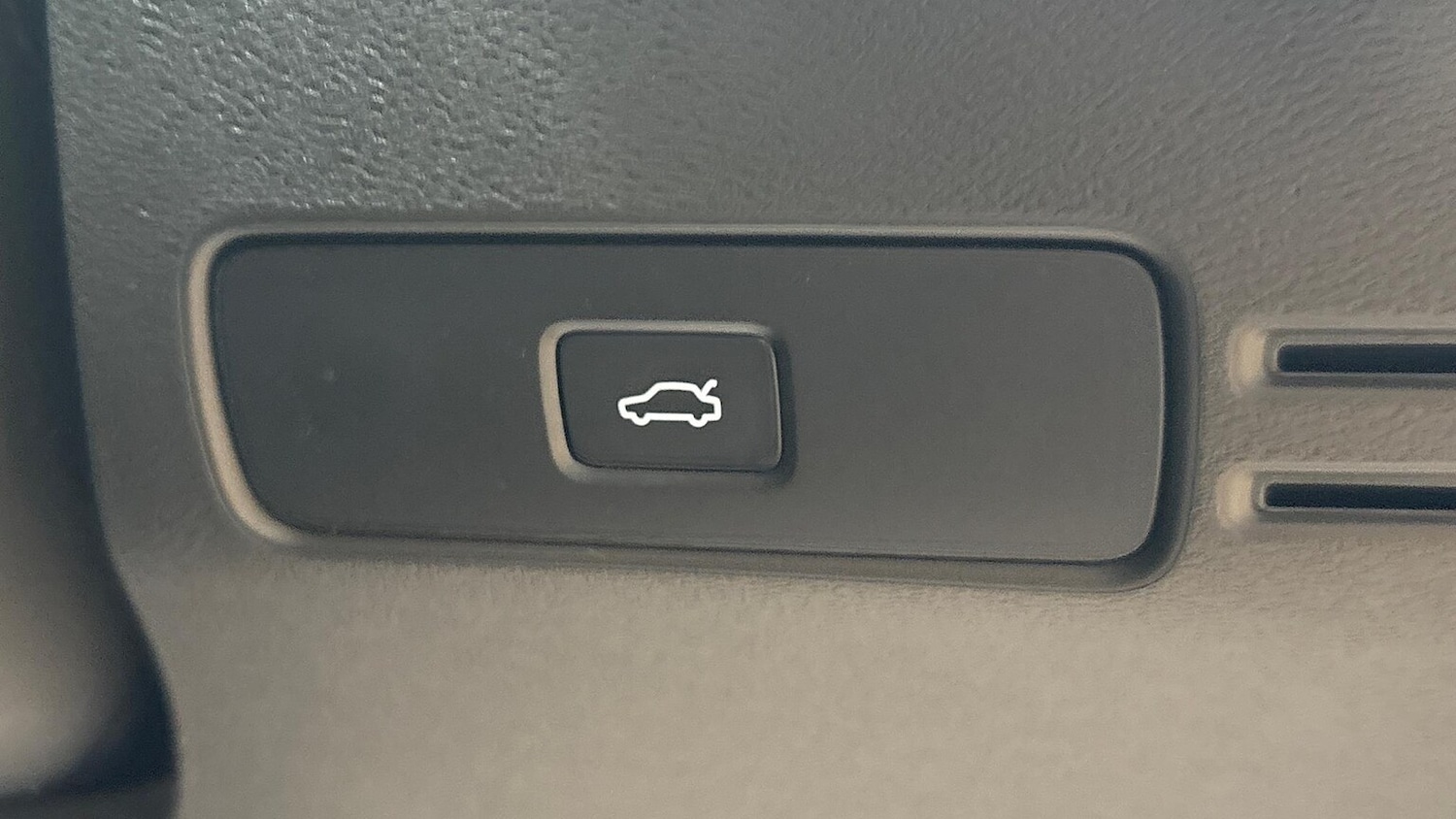 Used Volvo XC40 2025 for sale - 76093615: Photo 28