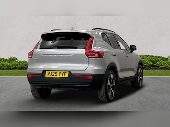 Used Volvo XC40 2025 for sale - 76093615: Photo 2