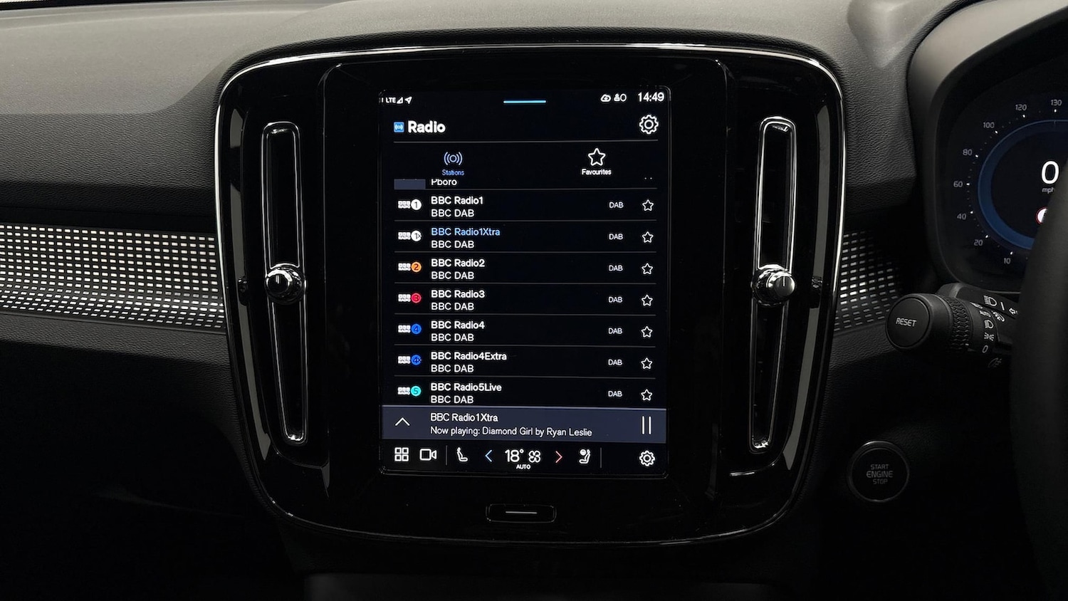Used Volvo XC40 2025 for sale - 76093615: Photo 35