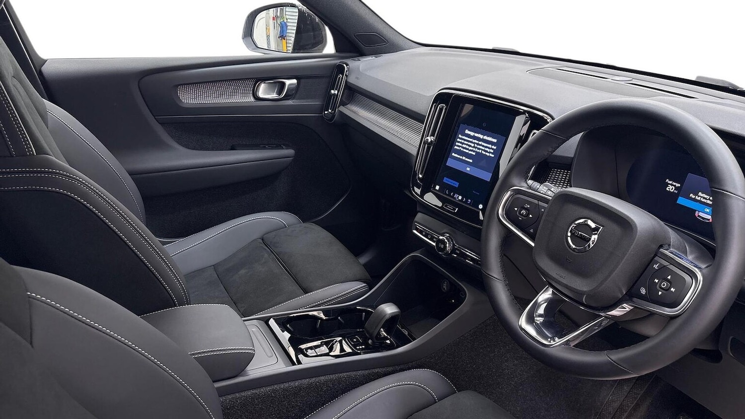 Used Volvo XC40 2025 for sale - 76093615: Photo 8