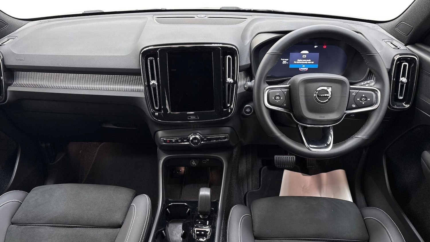 Used Volvo XC40 2025 for sale - 76093615: Photo 9