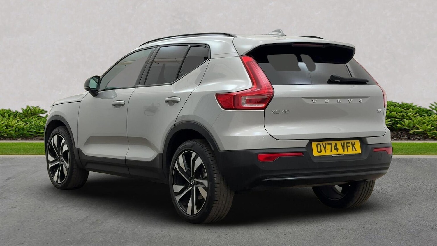 Used Volvo XC40 2024 for sale - 76220405: Photo 2