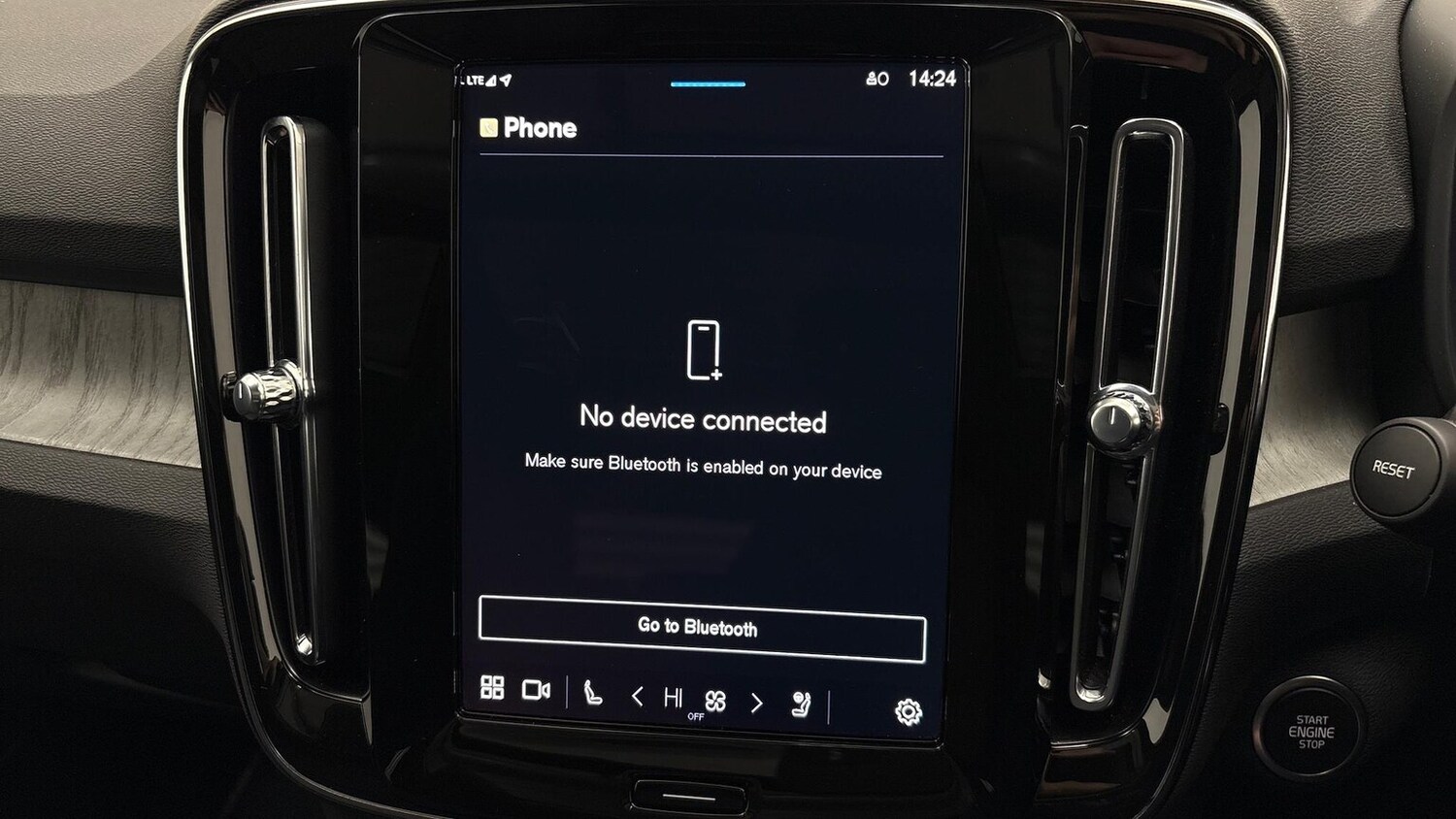 Used Volvo XC40 2024 for sale - 76220405: Photo 35