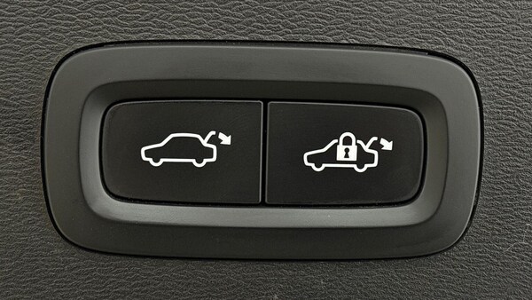 Used Volvo XC40 2022 for sale - 76220408: Photo 17