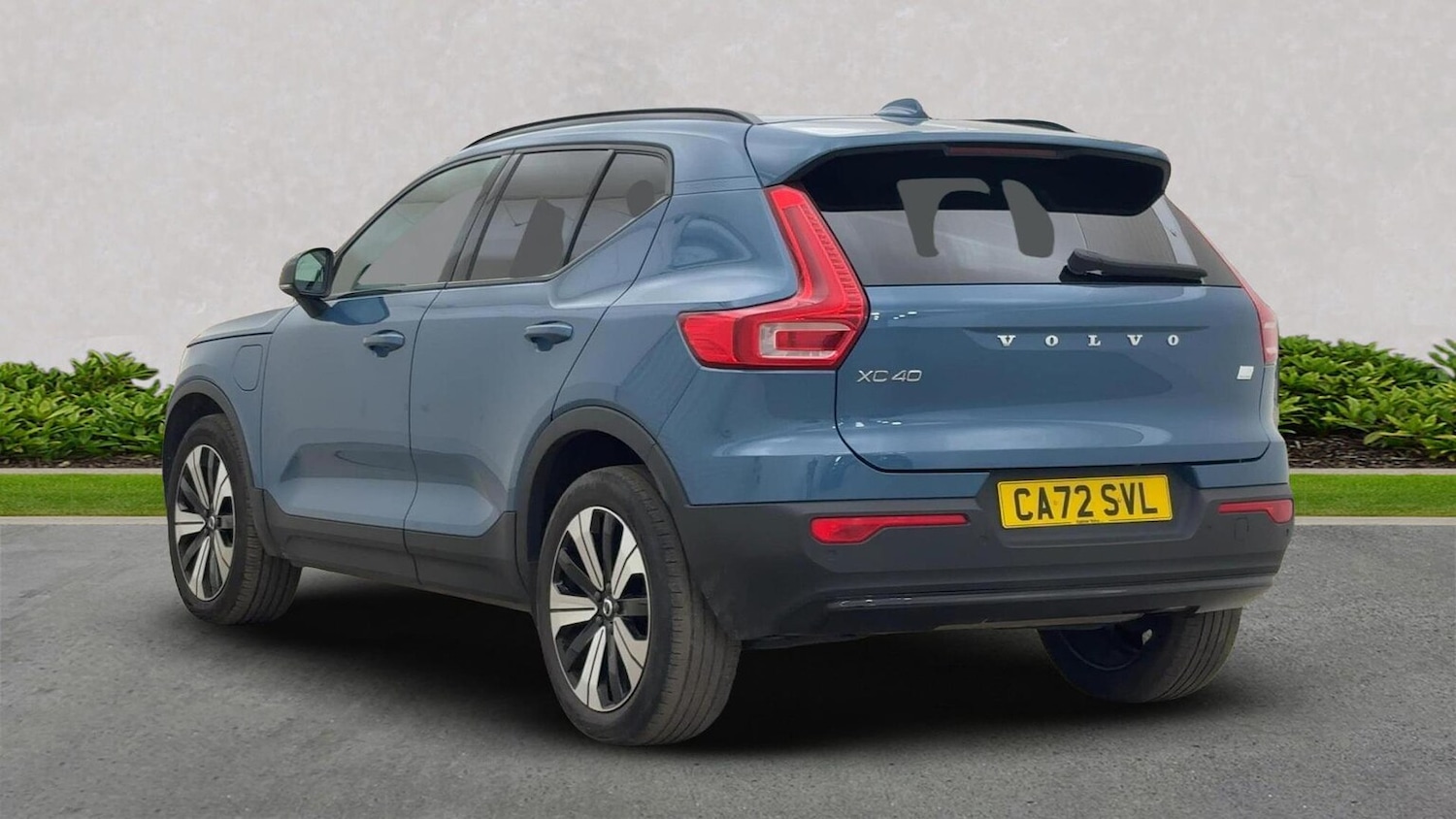 Used Volvo XC40 2022 for sale - 76220408: Photo 2