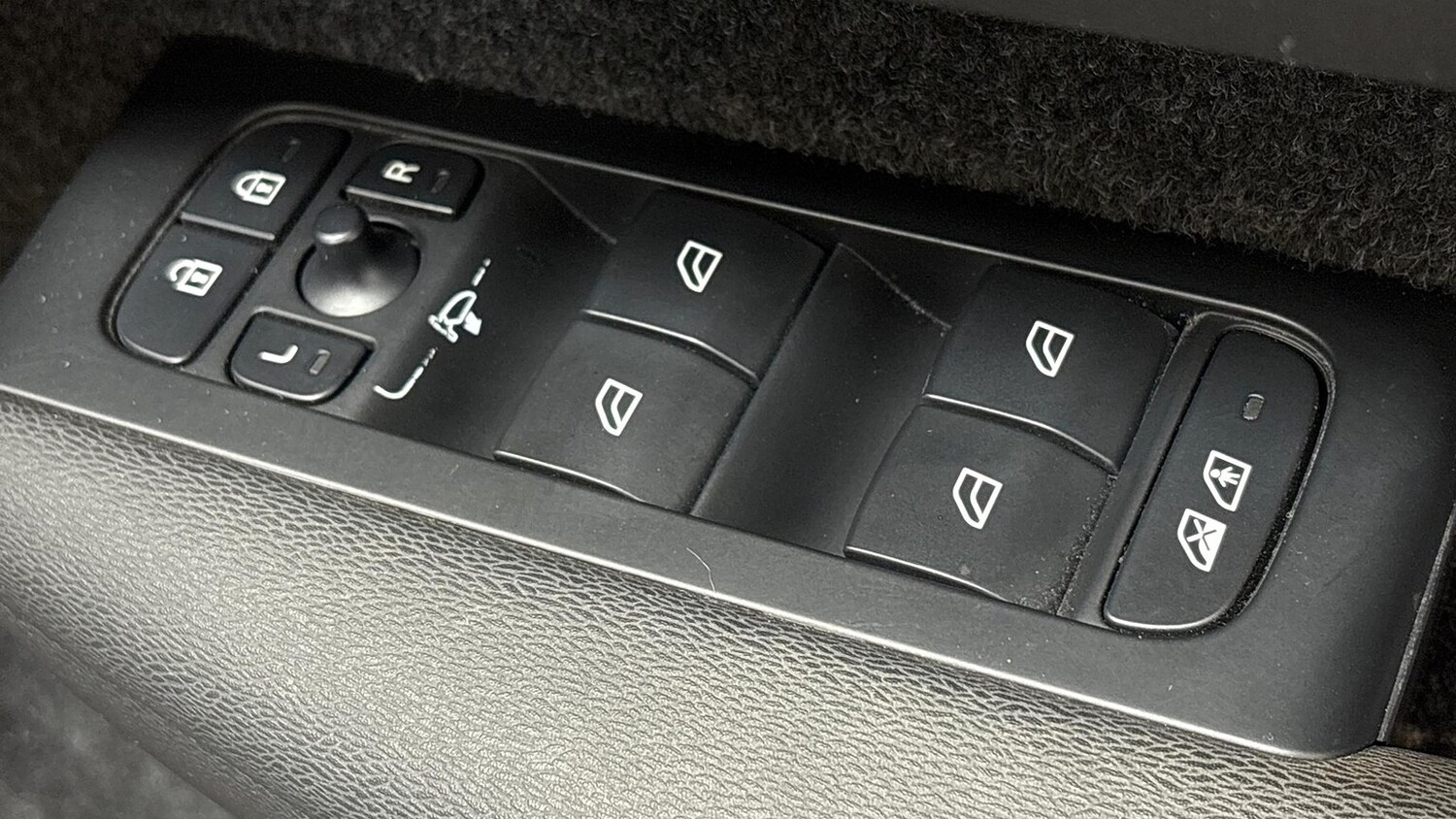 Used Volvo XC40 2022 for sale - 76220408: Photo 23