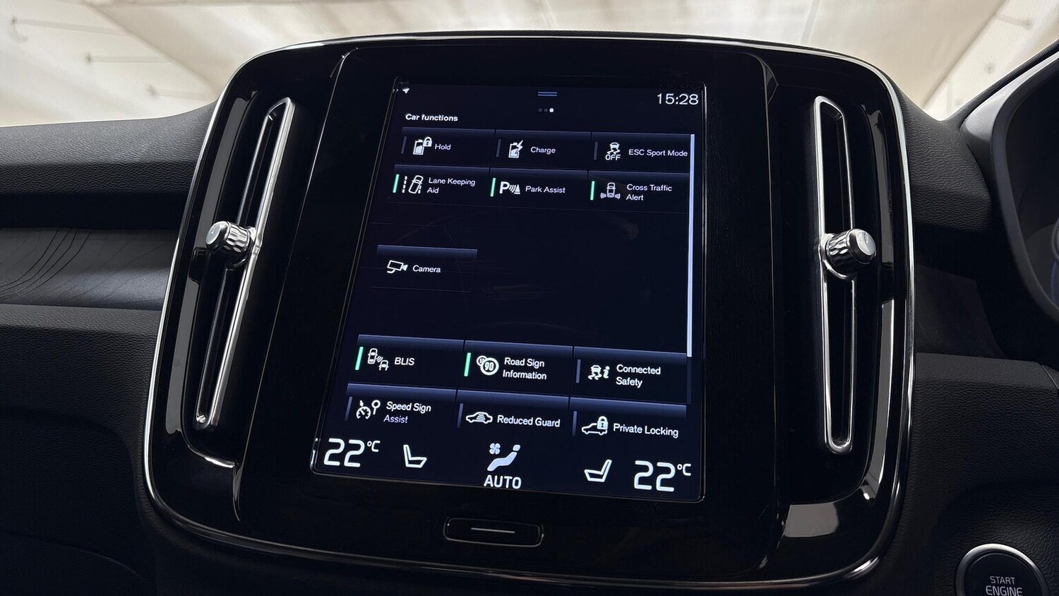 Used Volvo XC40 2022 for sale - 76220408: Photo 33