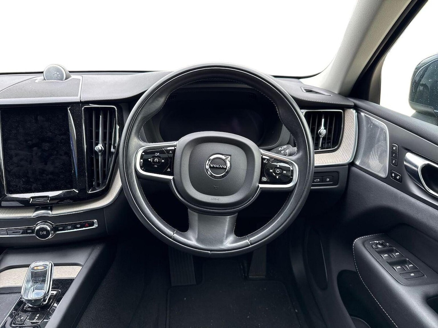 Used Volvo XC60 2021 for sale - 76149447: Photo 9