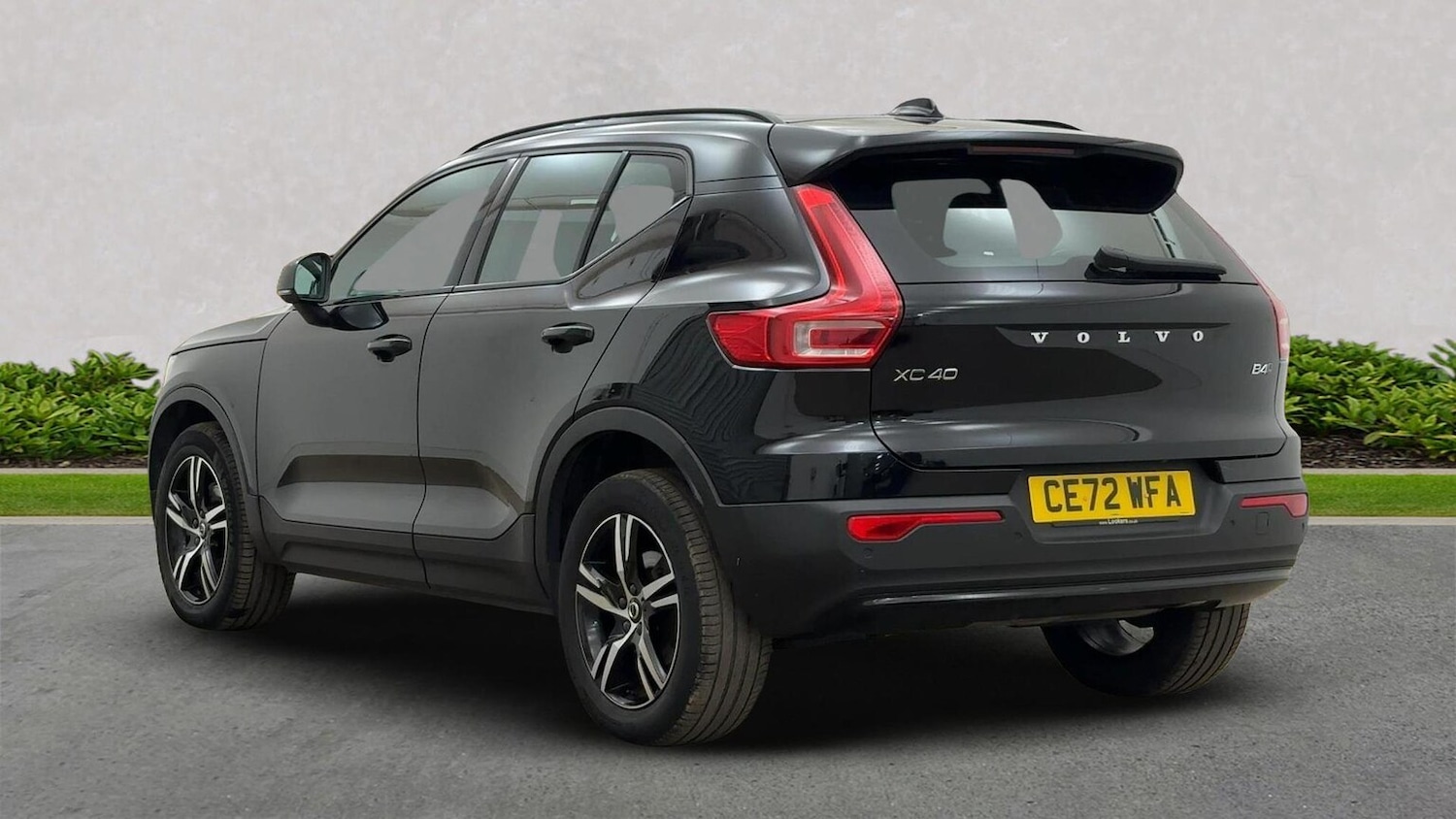 Used Volvo XC40 2022 for sale - 76763440: Photo 2