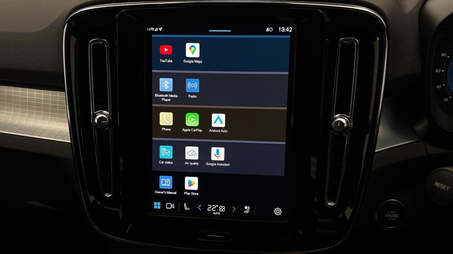 Used Volvo XC40 2022 for sale - 76763440: Photo 34