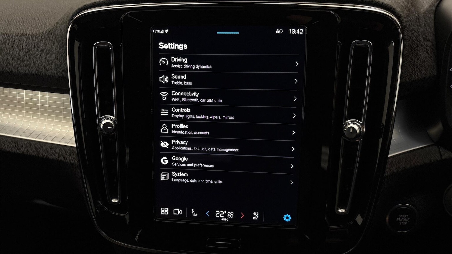 Used Volvo XC40 2022 for sale - 76763440: Photo 35