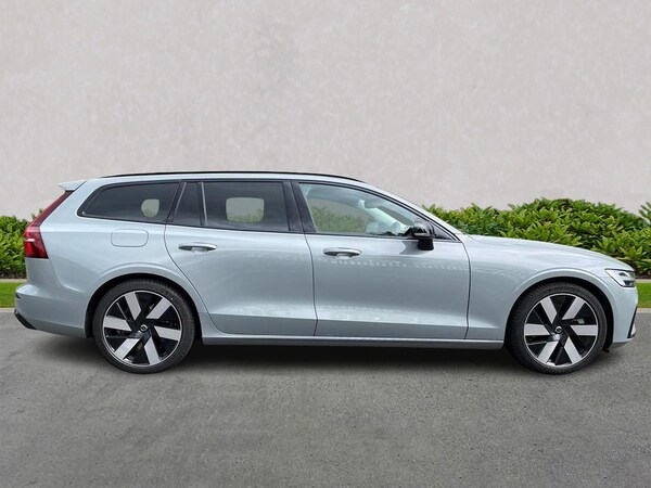 Used Volvo V60 2025 for sale - 75497719: Photo 3