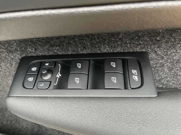 Used Volvo XC40 2025 for sale - 76268332: Photo 21