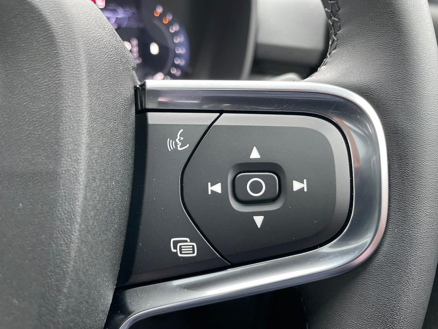 Used Volvo XC40 2025 for sale - 76268332: Photo 26