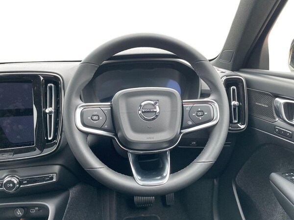 Used Volvo XC40 2025 for sale - 76268332: Photo 9