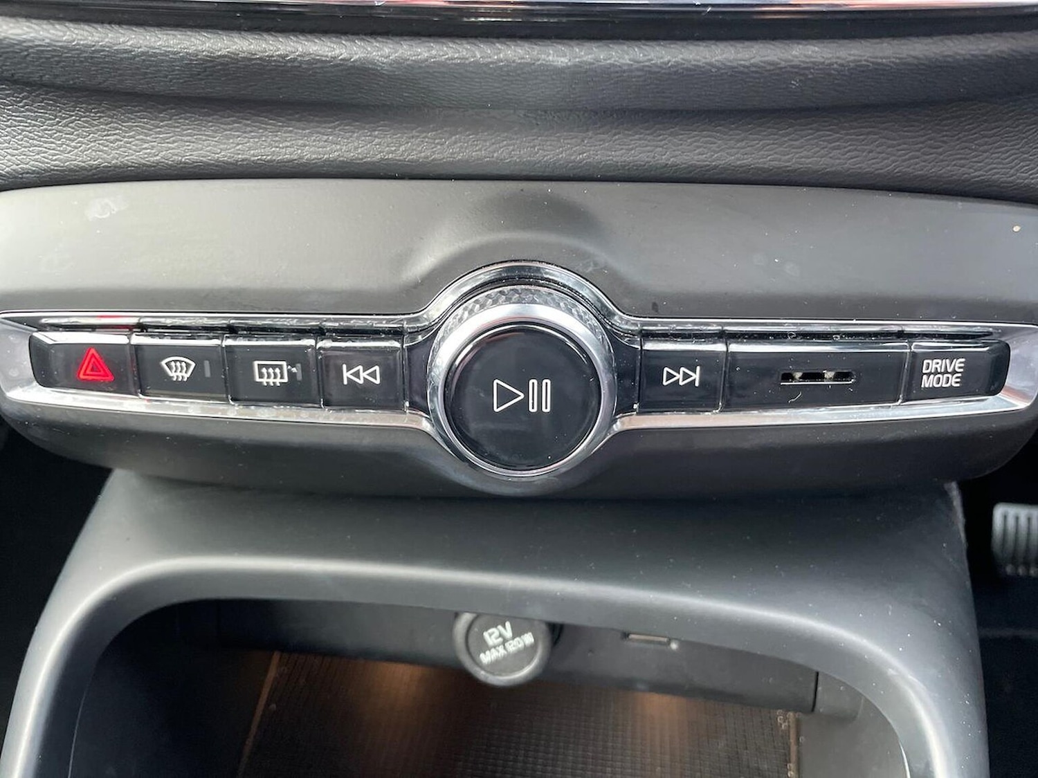 Used Volvo XC40 2022 for sale - 76490528: Photo 12