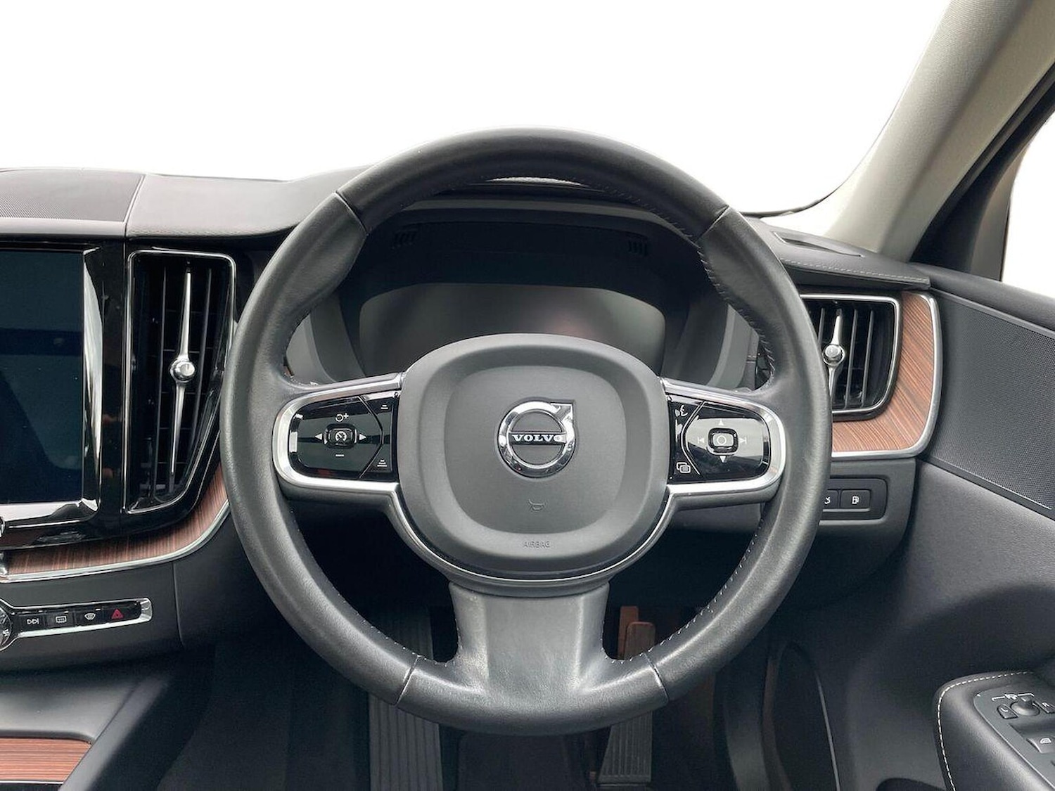 Used Volvo XC60 2020 for sale - 76490821: Photo 9