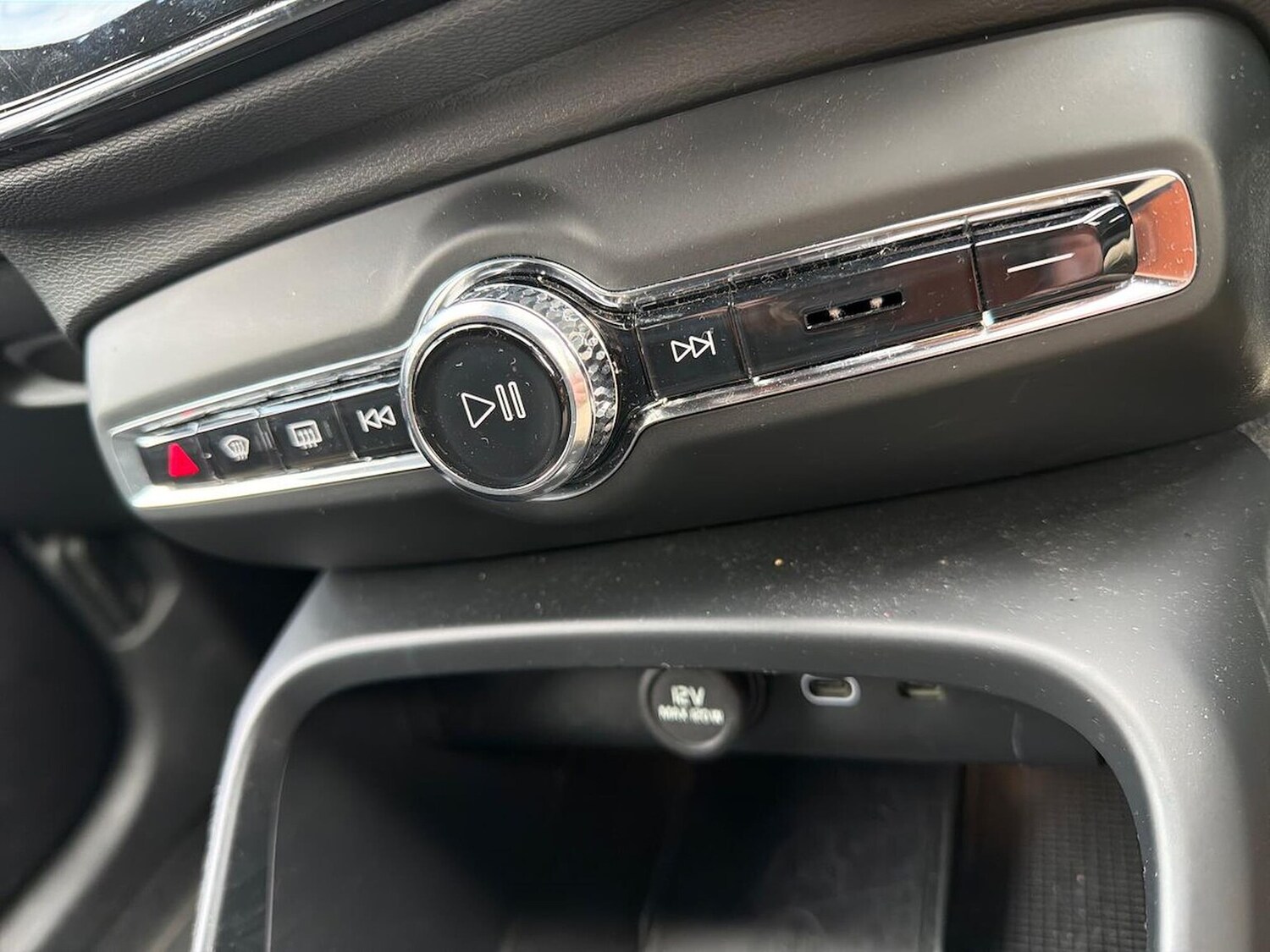 Used Volvo XC40 2025 for sale - 78194027: Photo 24