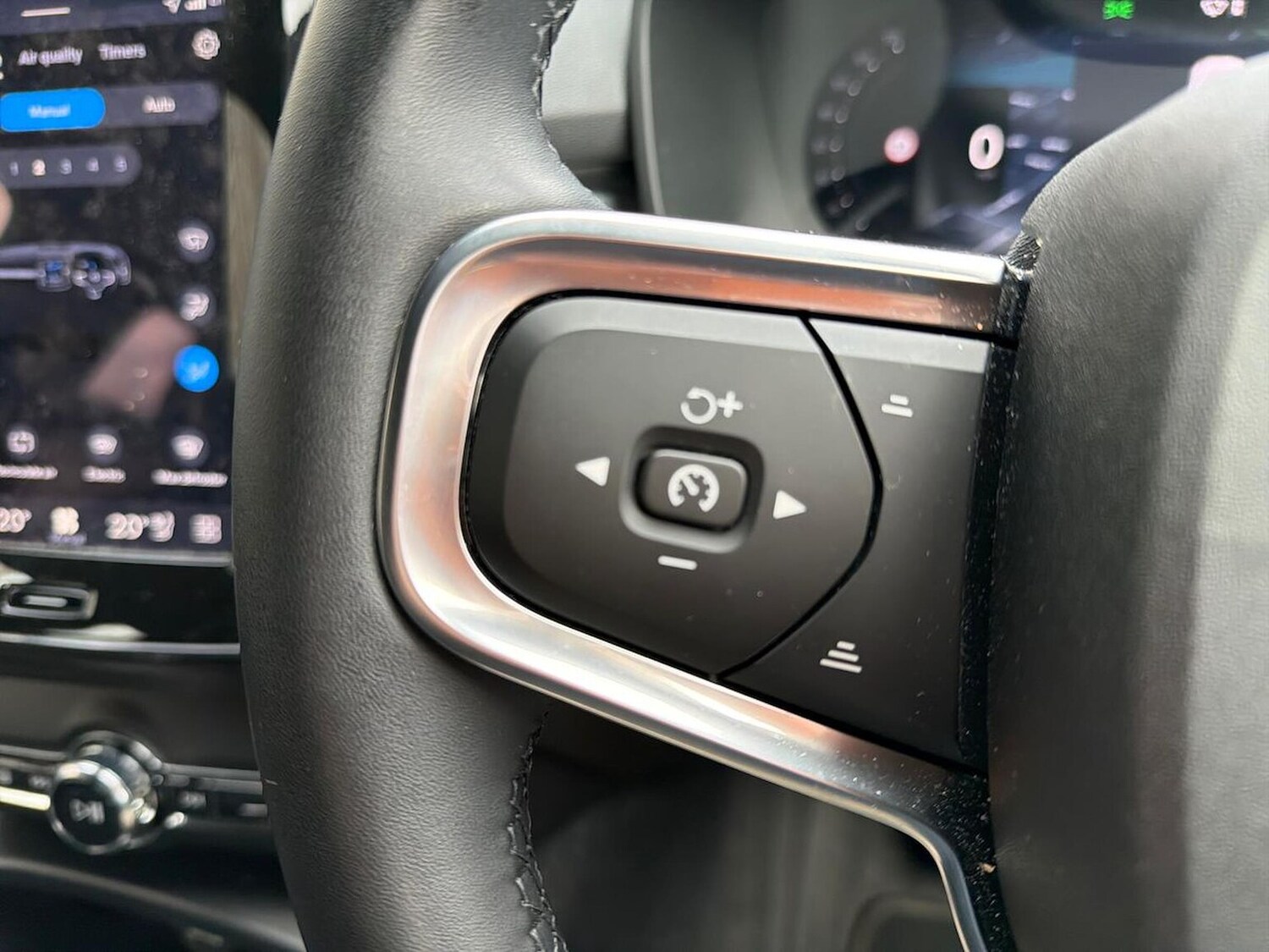 Used Volvo XC40 2025 for sale - 78194027: Photo 29