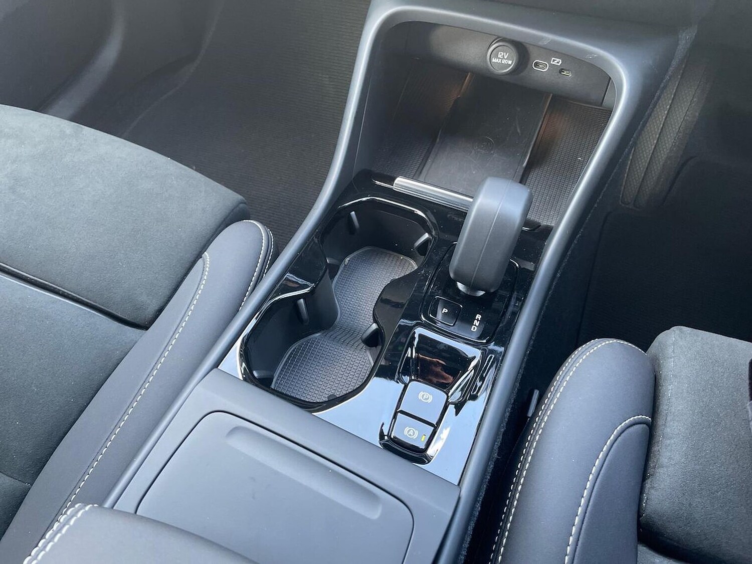 Used Volvo XC40 2023 for sale - 75982231: Photo 13