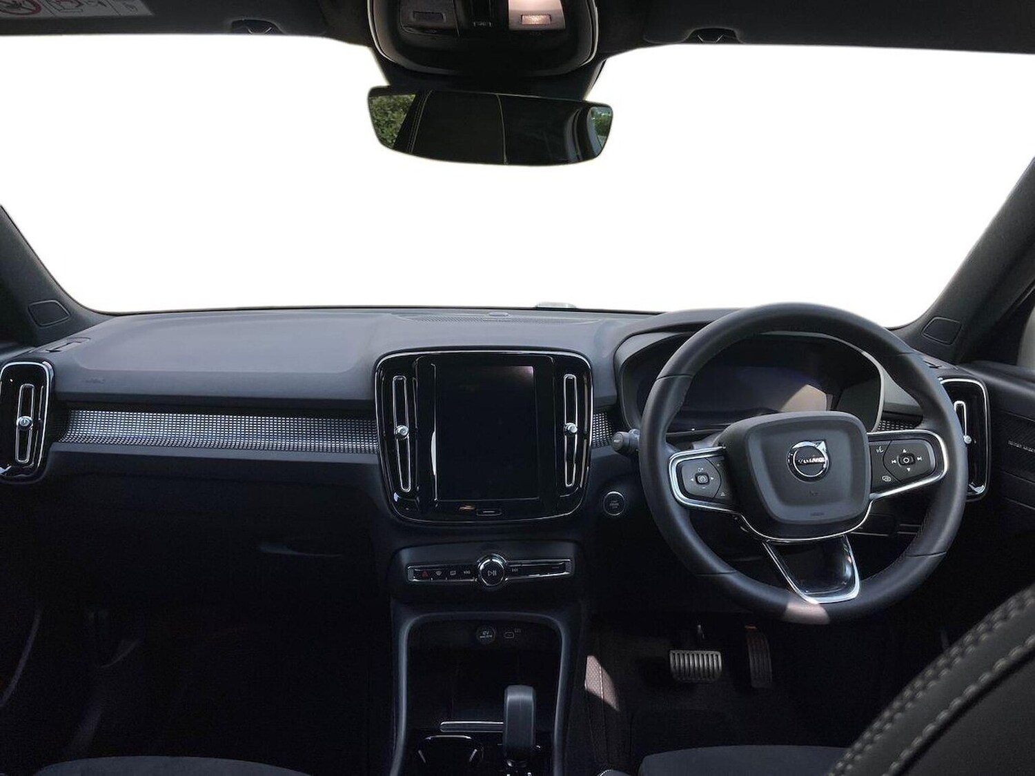 Used Volvo XC40 2023 for sale - 75982231: Photo 8