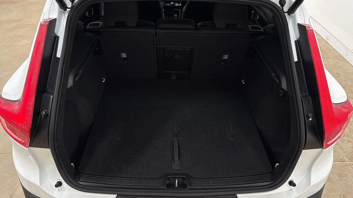 Used Volvo XC40 2025 for sale - 76504987: Photo 17