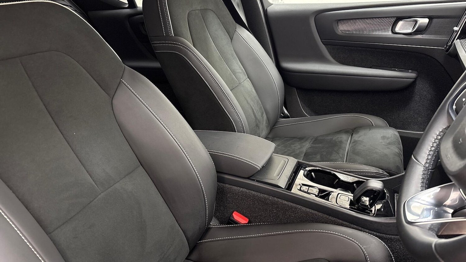 Used Volvo XC40 2025 for sale - 76504987: Photo 29