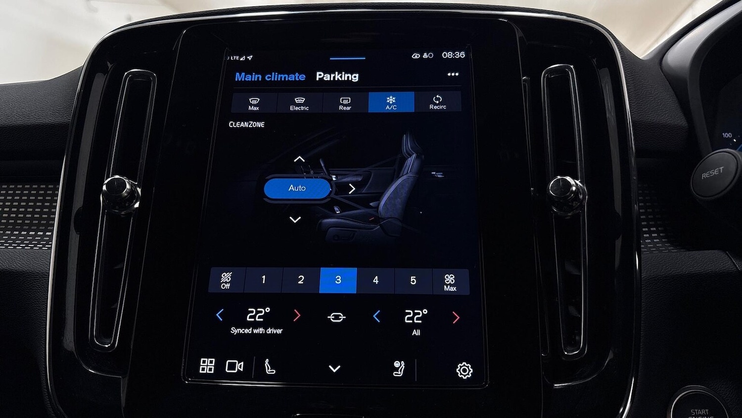 Used Volvo XC40 2025 for sale - 76504987: Photo 41