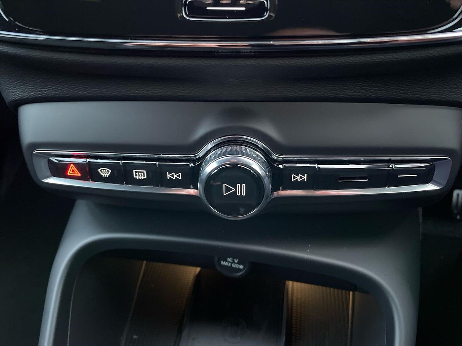 Used Volvo XC40 2025 for sale - 77487374: Photo 12