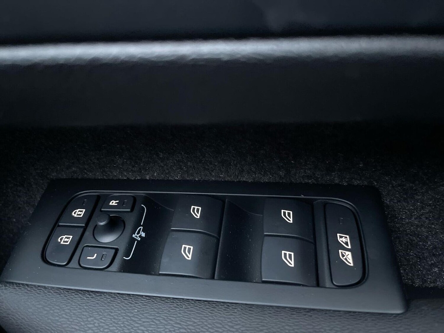 Used Volvo XC40 2025 for sale - 77487374: Photo 21