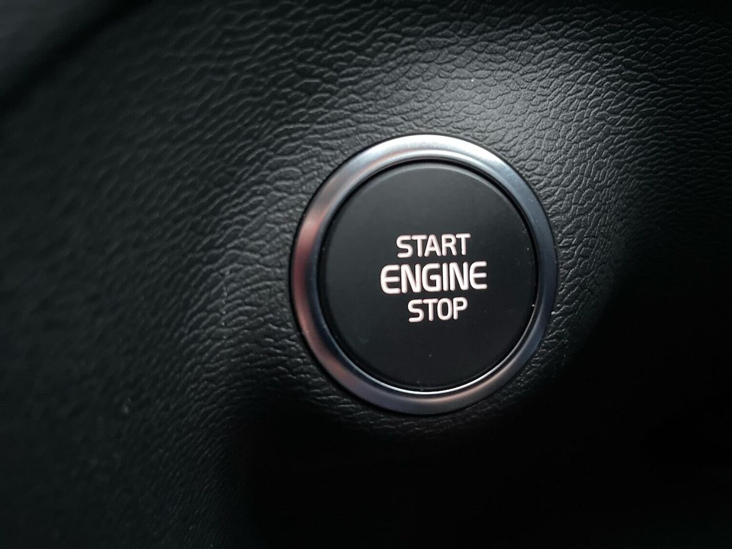 Used Volvo XC40 2025 for sale - 77487374: Photo 25