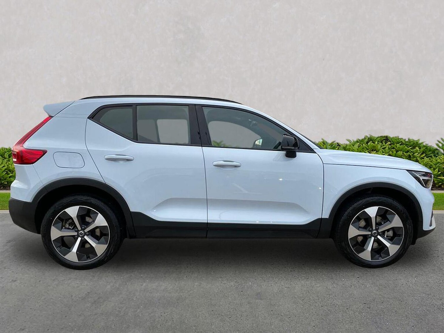 Used Volvo XC40 2025 for sale - 77487374: Photo 3