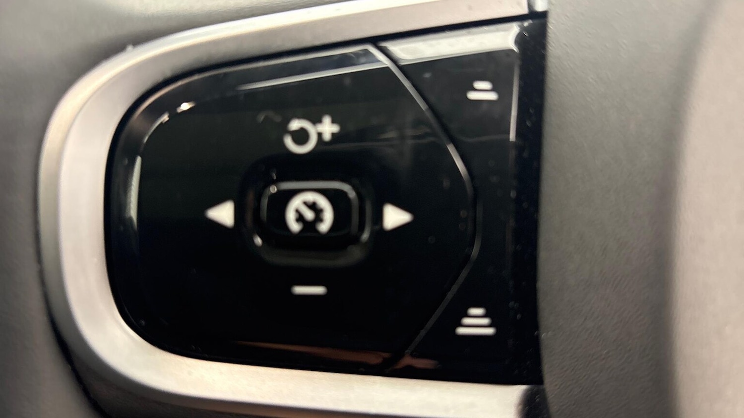 Used Volvo XC90 2025 for sale - 77715392: Photo 31