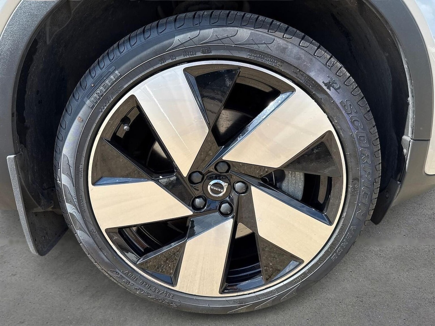 Used Volvo C40 2022 for sale - 77845328: Photo 6