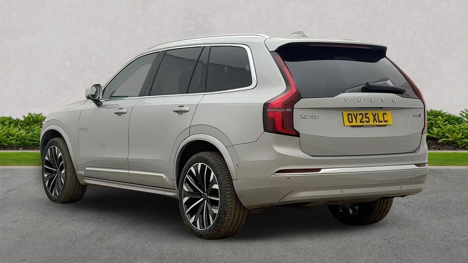 Used Volvo XC90 2025 for sale - 77715397: Photo 2
