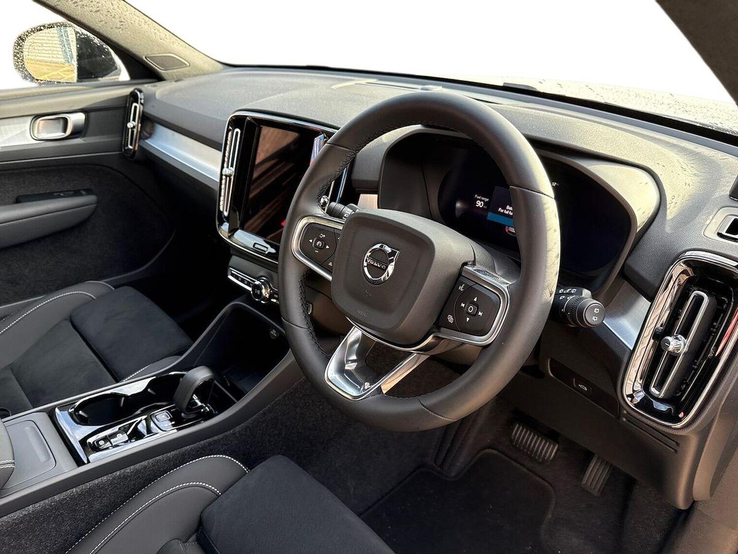 Used Volvo XC40 2025 for sale - 77487362: Photo 15