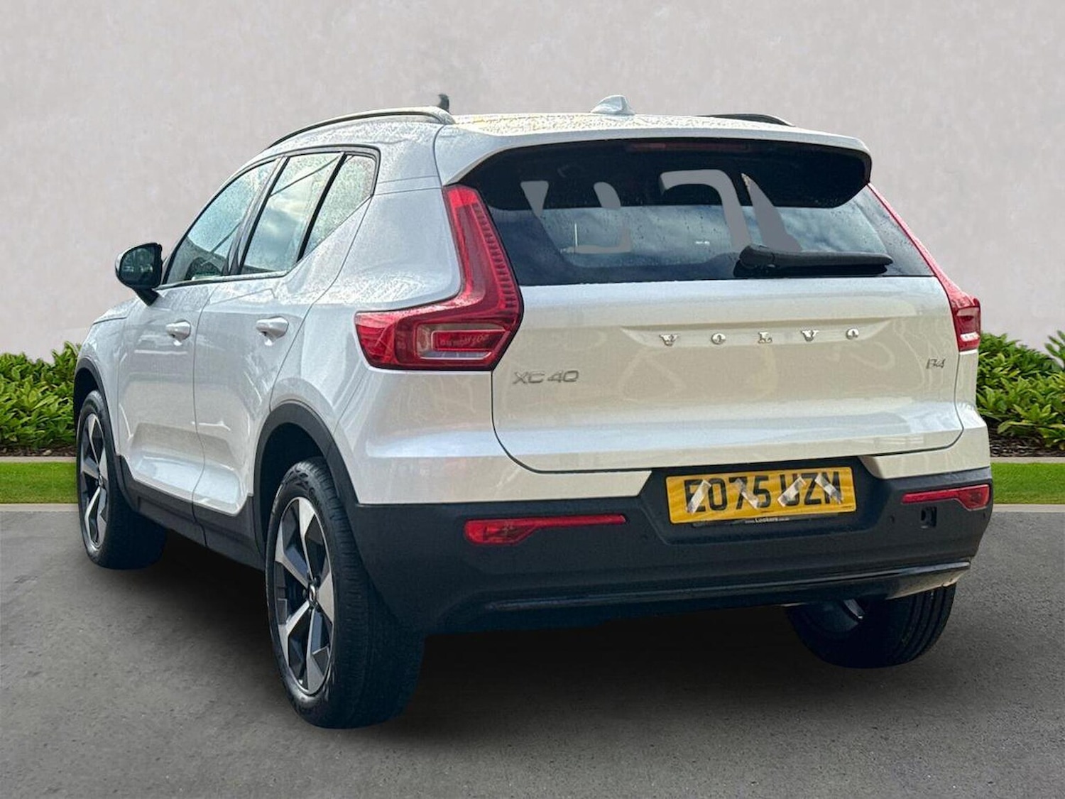 Used Volvo XC40 2025 for sale - 77487362: Photo 2