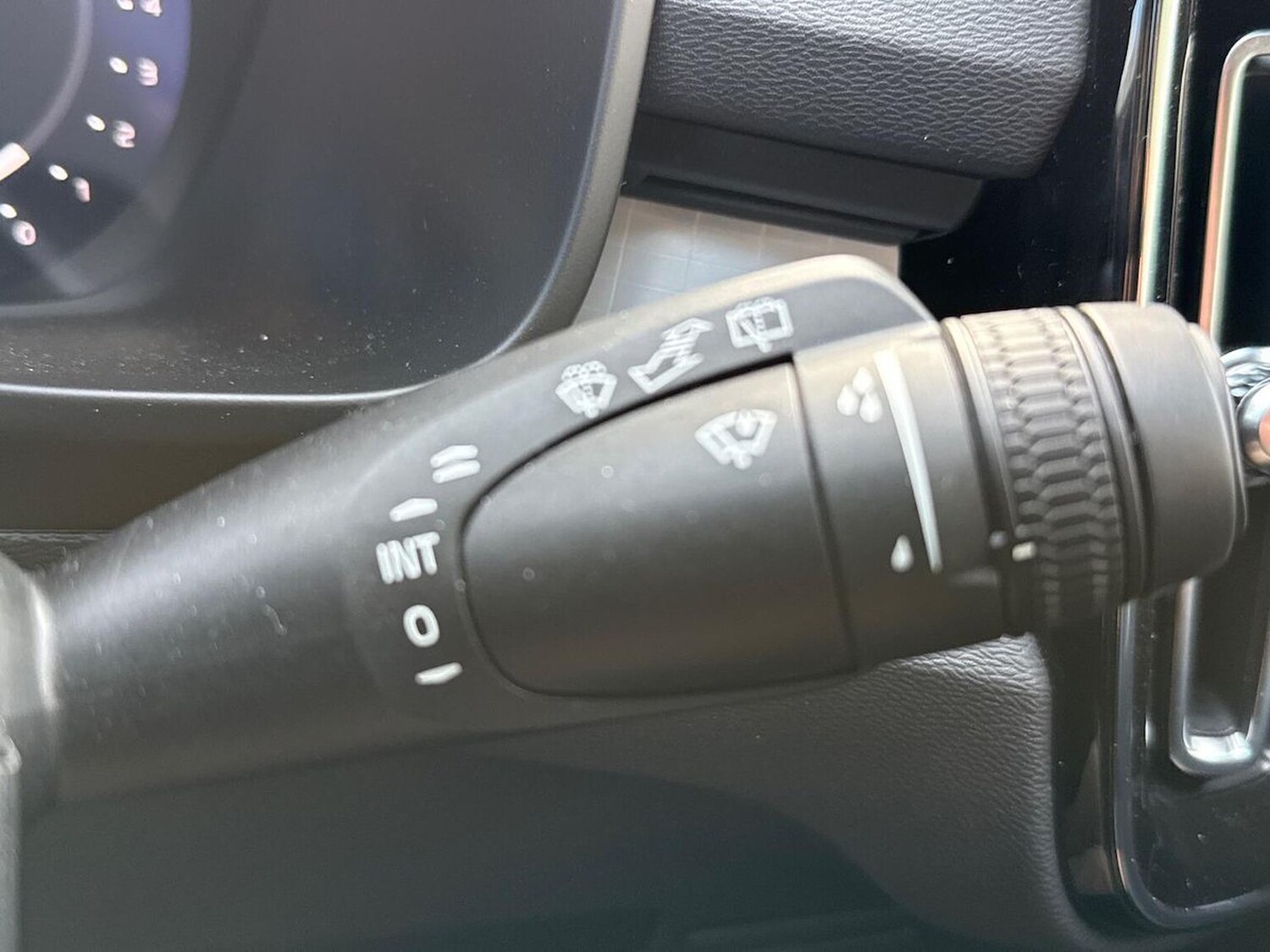 Used Volvo XC40 2025 for sale - 77487362: Photo 28