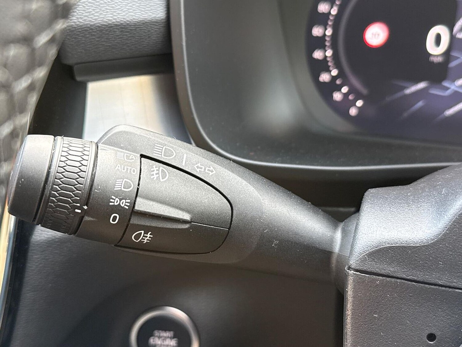 Used Volvo XC40 2025 for sale - 77487362: Photo 29