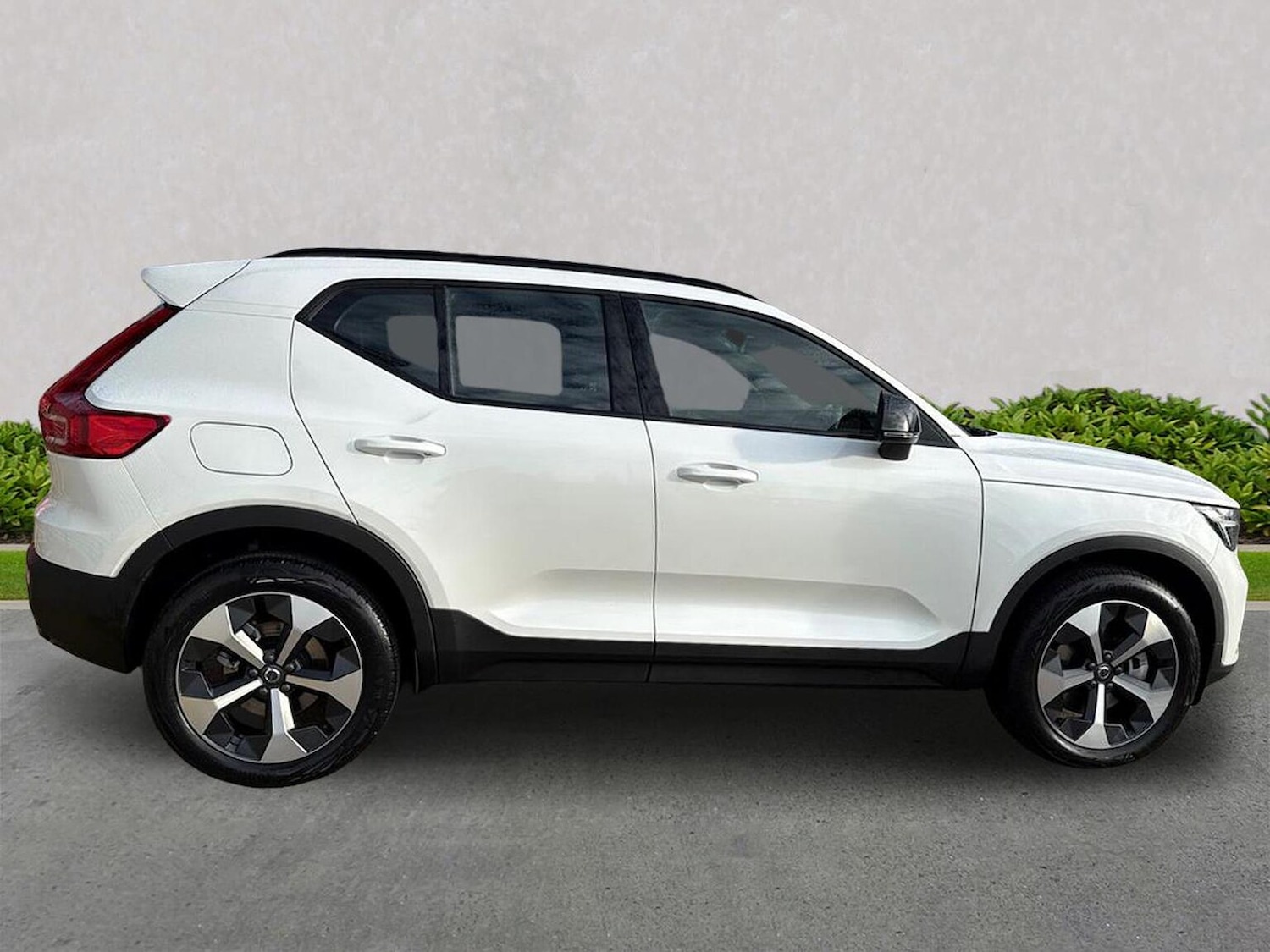 Used Volvo XC40 2025 for sale - 77487362: Photo 3