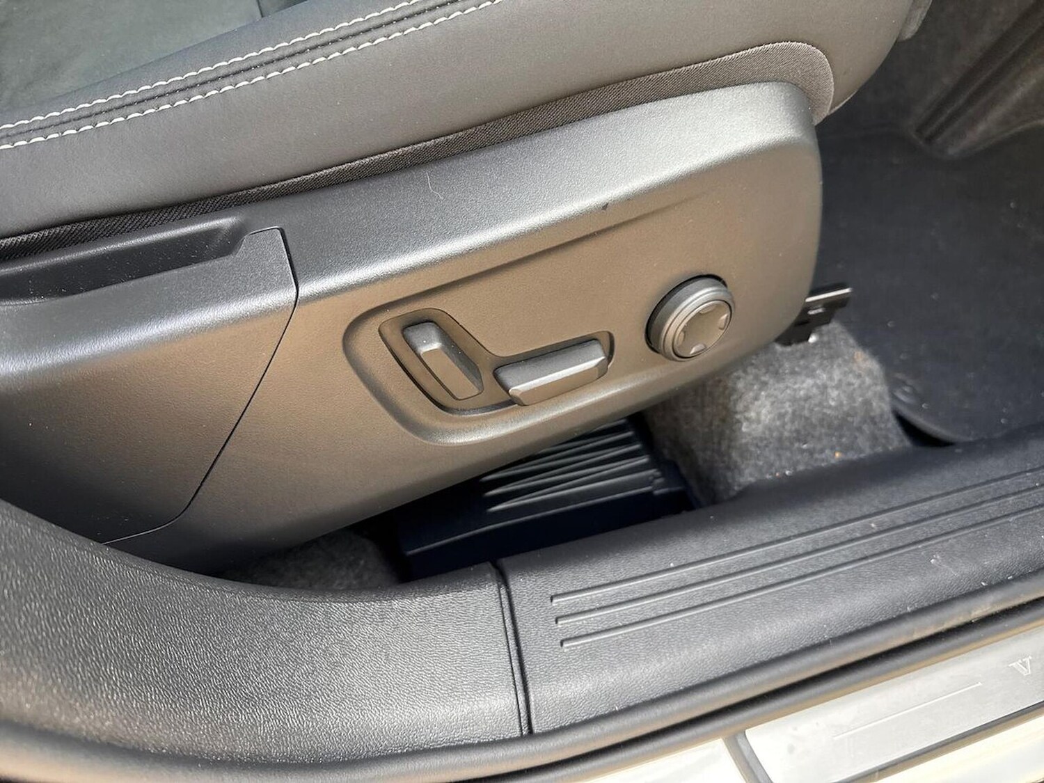 Used Volvo XC40 2025 for sale - 77487362: Photo 30