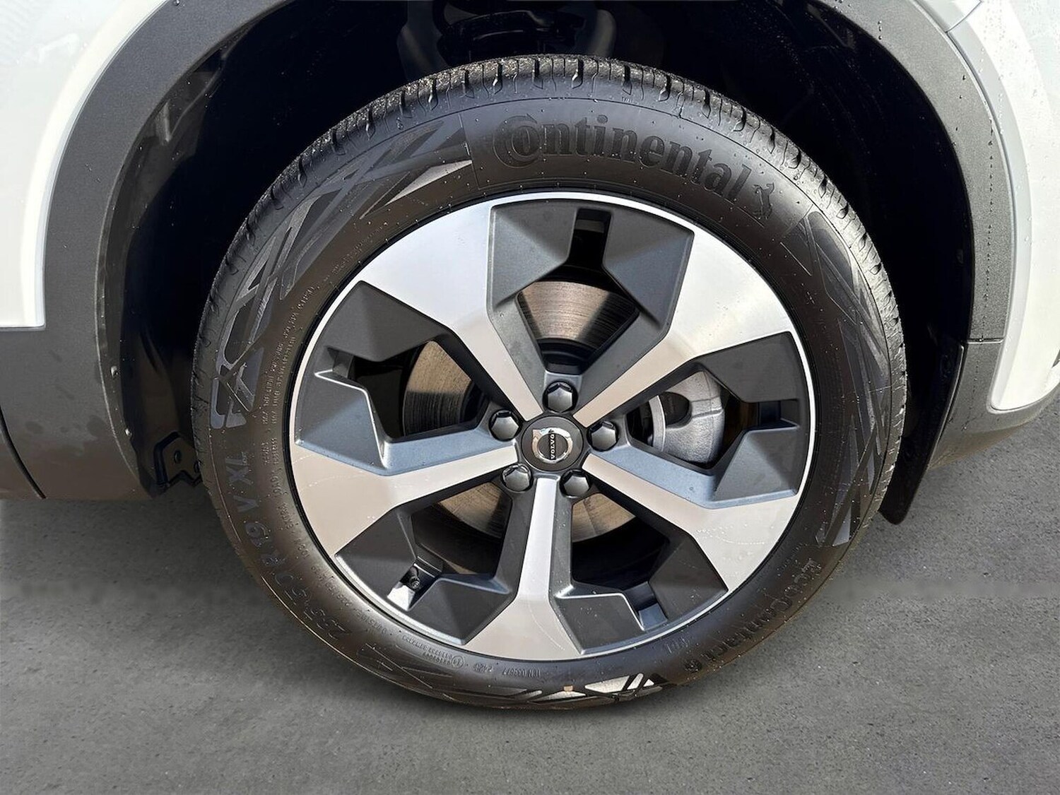 Used Volvo XC40 2025 for sale - 77487362: Photo 6