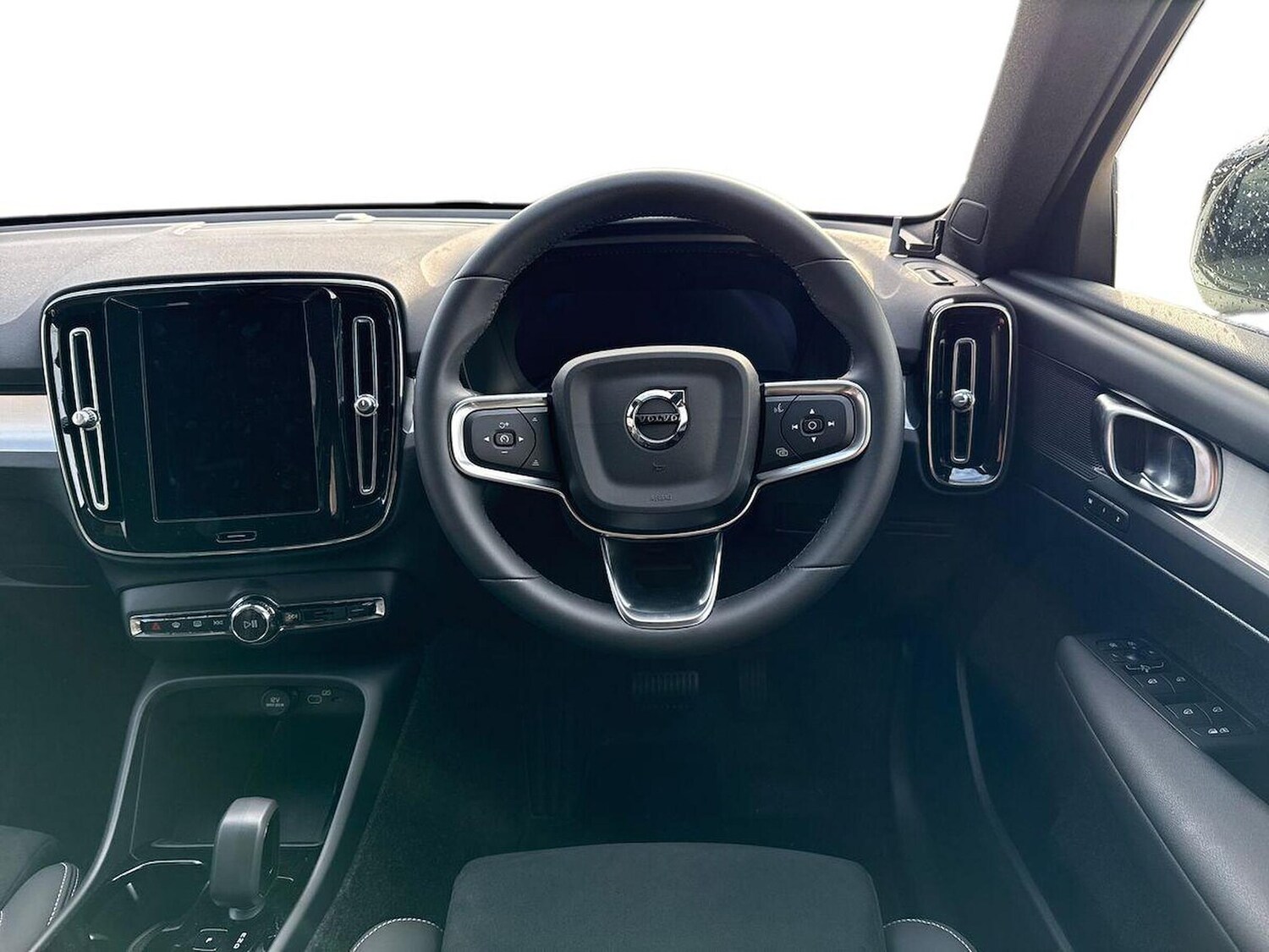 Used Volvo XC40 2025 for sale - 77487362: Photo 9