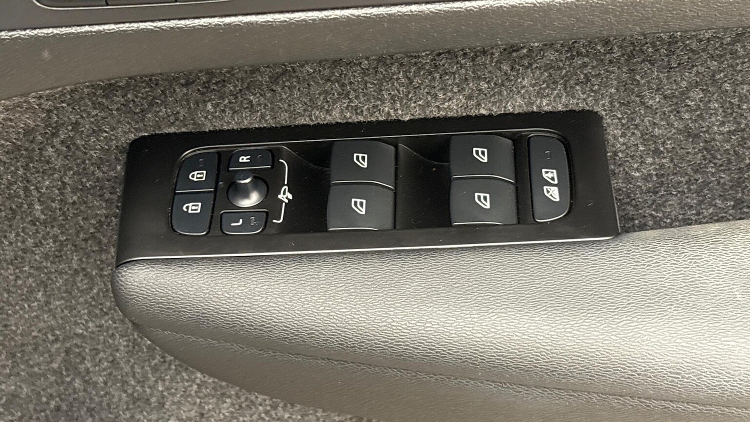 Used Volvo C40 2022 for sale - 76577228: Photo 23